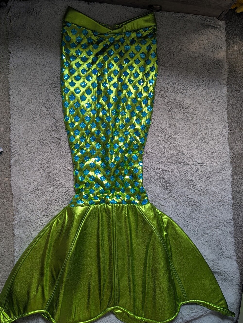 Roma Costume Metallic Green Sequin Mermaid Tail Skirt Halloween | Small